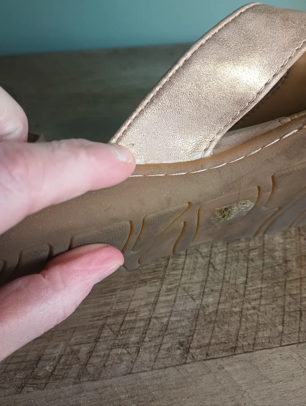 BOC Womens Cadore Metallic Thong Sandals 8 Rose Gold Comfort Beach Travel Vegan - Picture 11 of 12